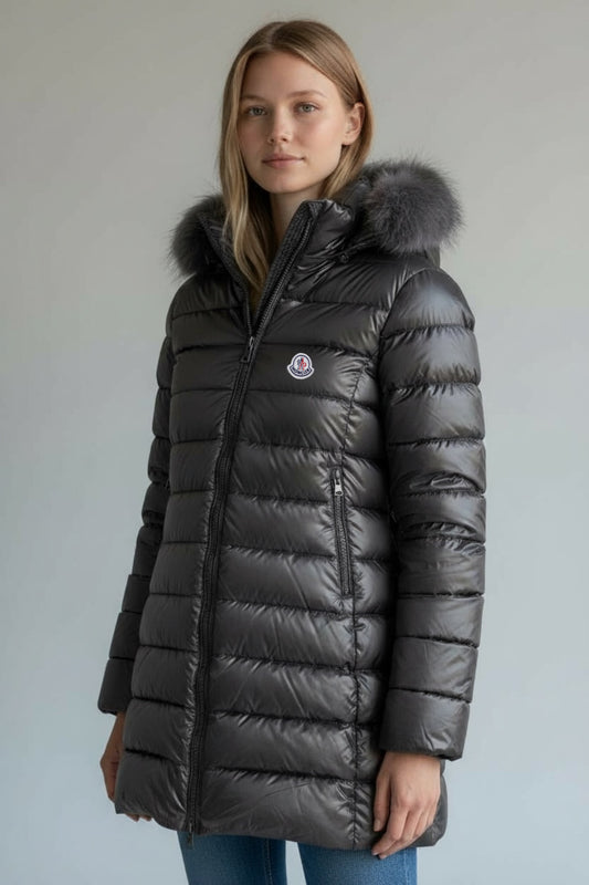 Moncler Γυναικείο Μακρύ Μπουφάν με Γούνα στην Κουκούλα – Μαύρο