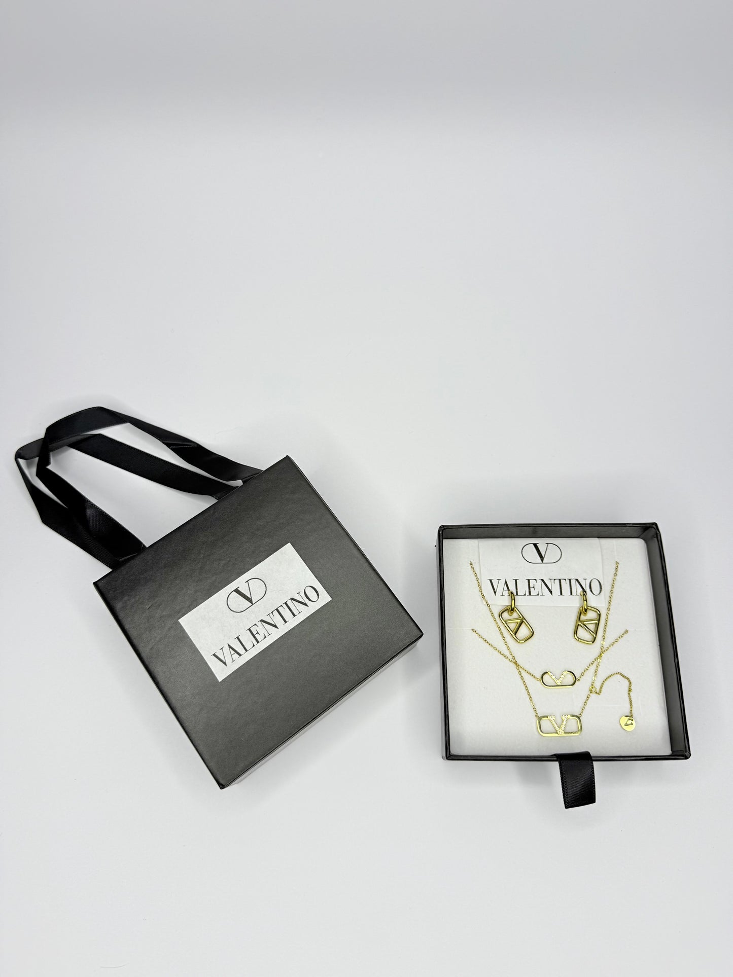 Σετ Κοσμημάτων Valentino – Σκουλαρίκια, Κολιέ & Βραχιόλι σε Χρυσό